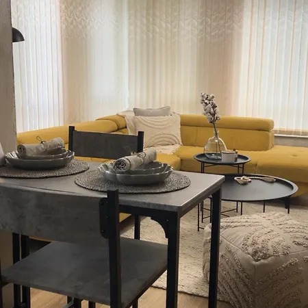 アパート славянска резиденс - спокойствие в центъра на *